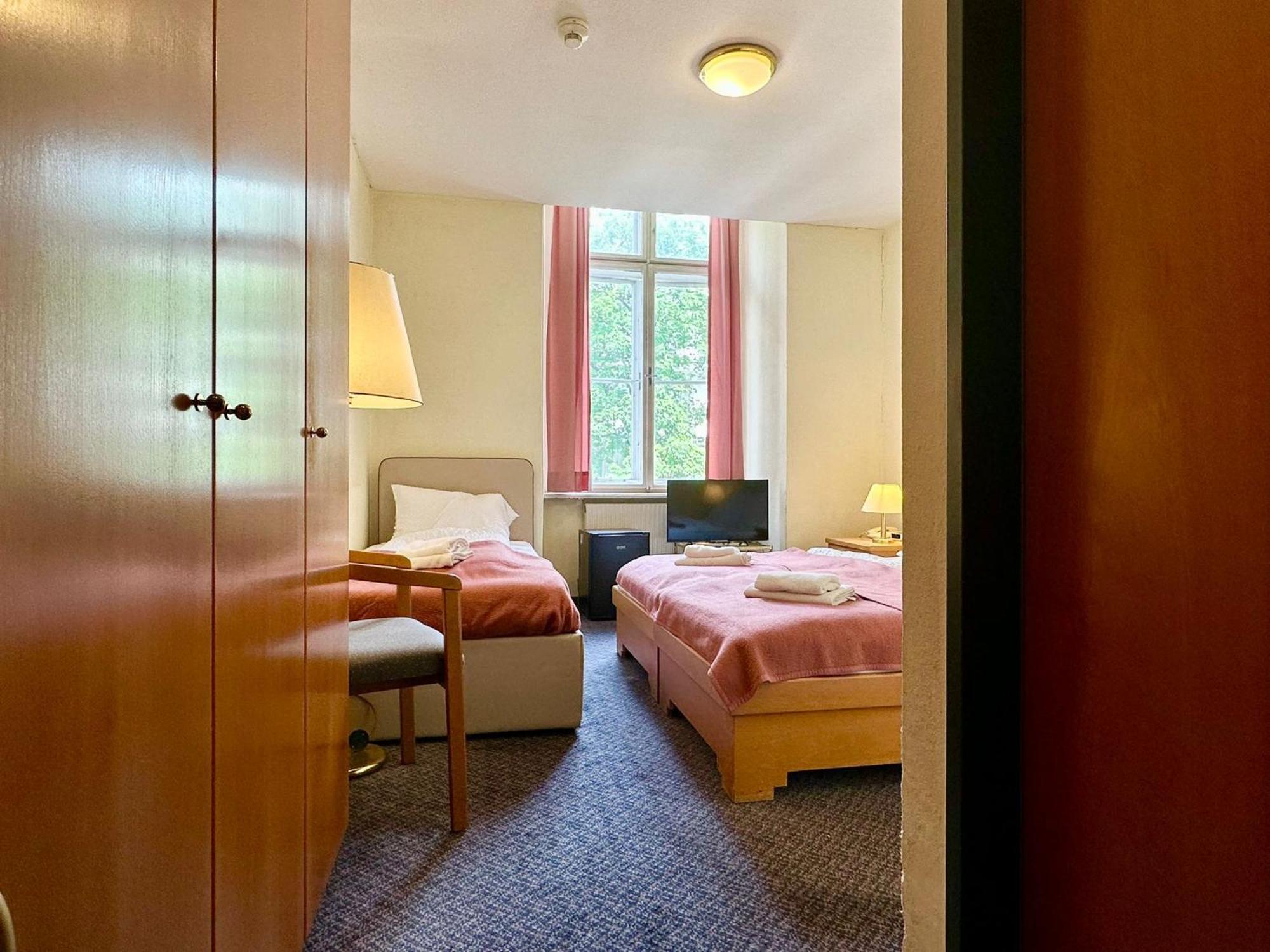 Hotel Very Apartments, 5 Min To Center, No Reception Viena